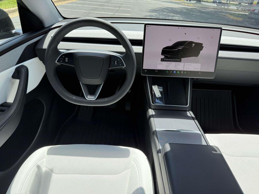 TESLA MODEL Y LONG RANGE - 8