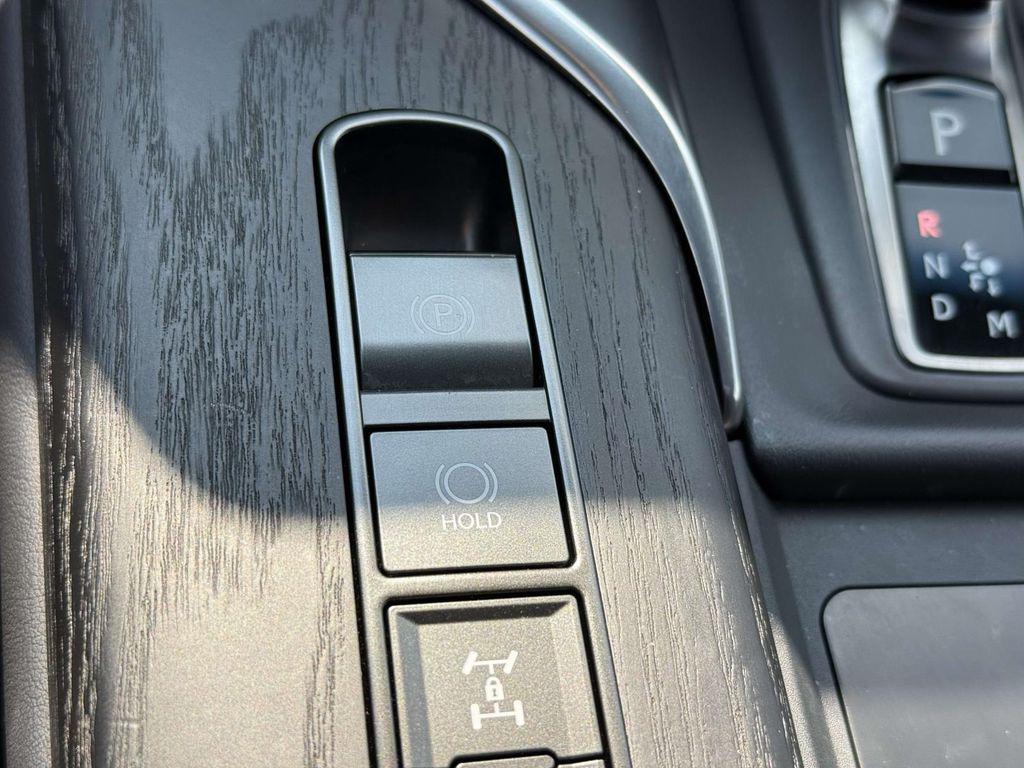 صورة مصغرة 24 لـ 2025 Lexus LX 700H LUXURY