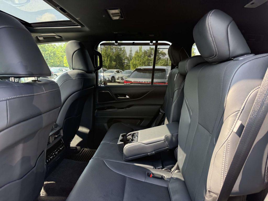 صورة مصغرة 17 لـ 2025 Lexus LX 700H LUXURY