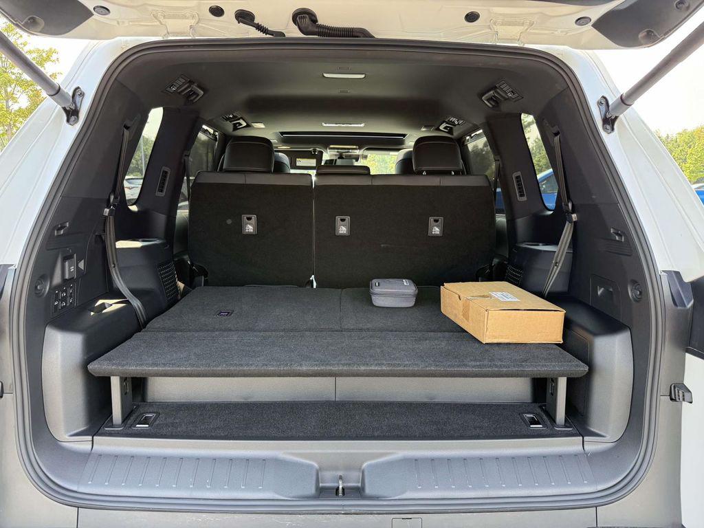 صورة مصغرة 30 لـ 2025 Lexus LX 700H LUXURY