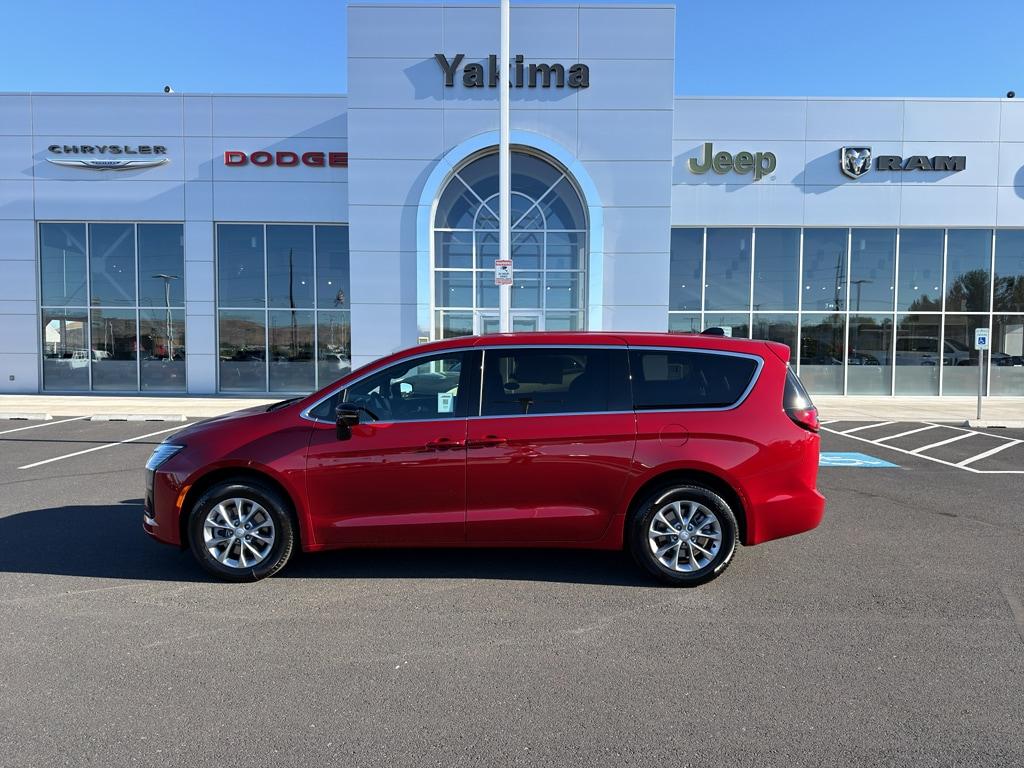 New 2027 Chrysler Pacifica SELECT