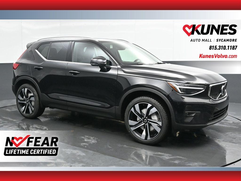 New 2025 Volvo XC40 B5 Ultra Bright Theme