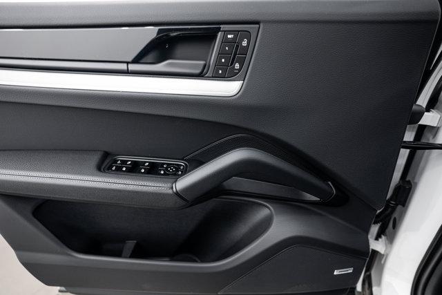 2026 Porsche CAYENNE AWD thumbnail 17