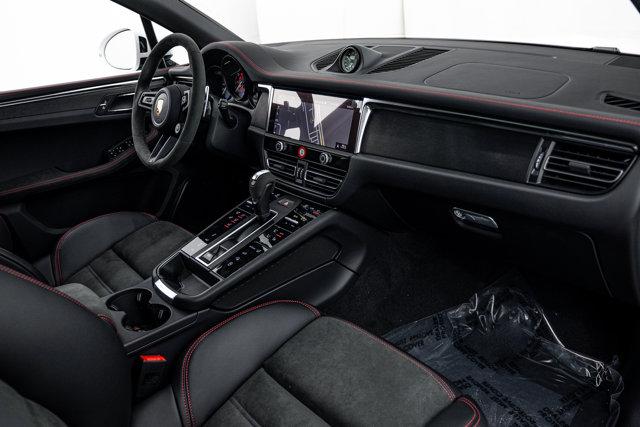 2026 Porsche MACAN GTS — миниатюра 16