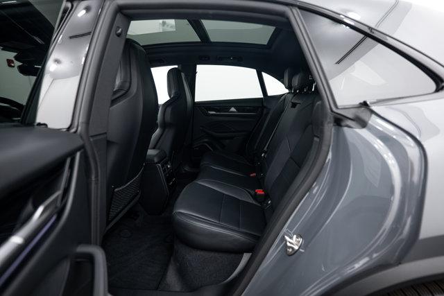 صورة 21 لـ 2025 Porsche MACAN 4S