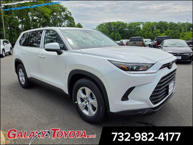 New 2026 Toyota Highlander LE