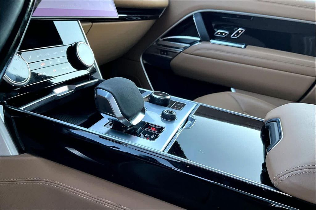صورة مصغرة 33 لـ 2023 LAND Rover RANGE ROVER P530 SE