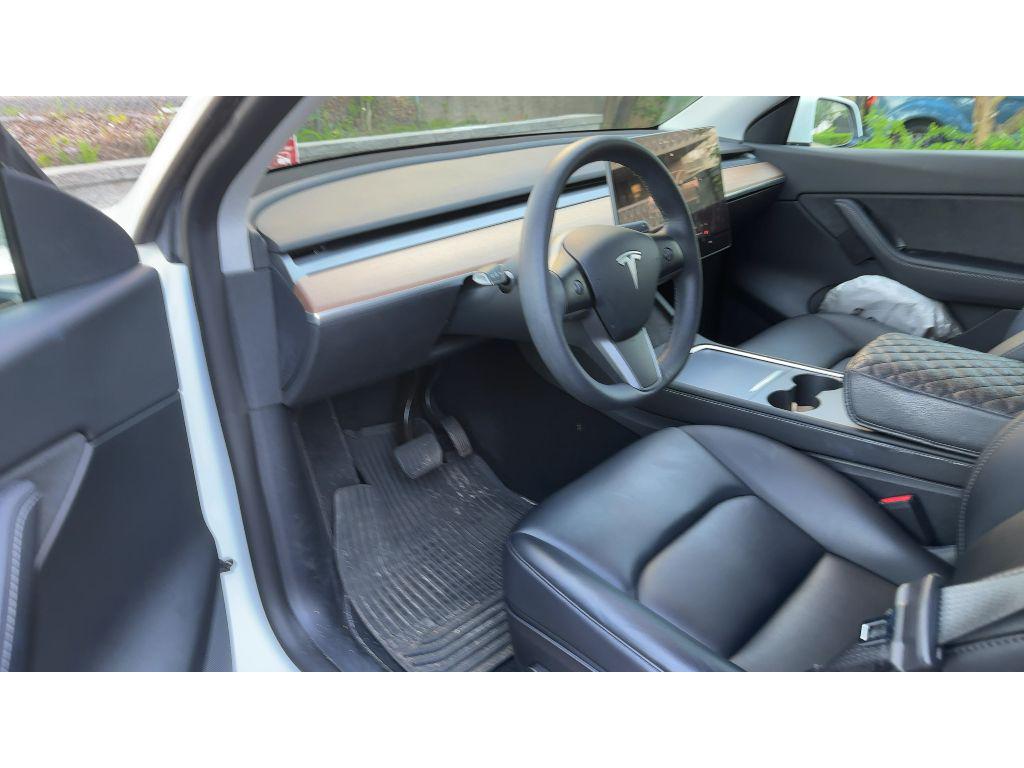TESLA MODEL Y LONG RANGE - 5