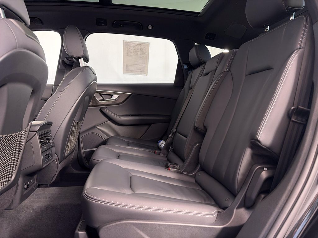 صورة 7 لـ 2025 AUDI Q7 55 PREMIUM PLUS