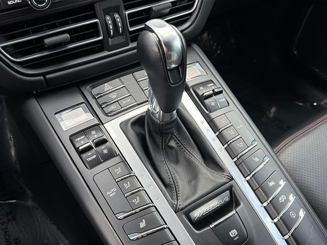 2021 Porsche MACAN GTS — миниатюра 12