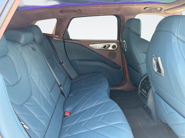 صورة 29 لـ 2023 BMW XM BASE