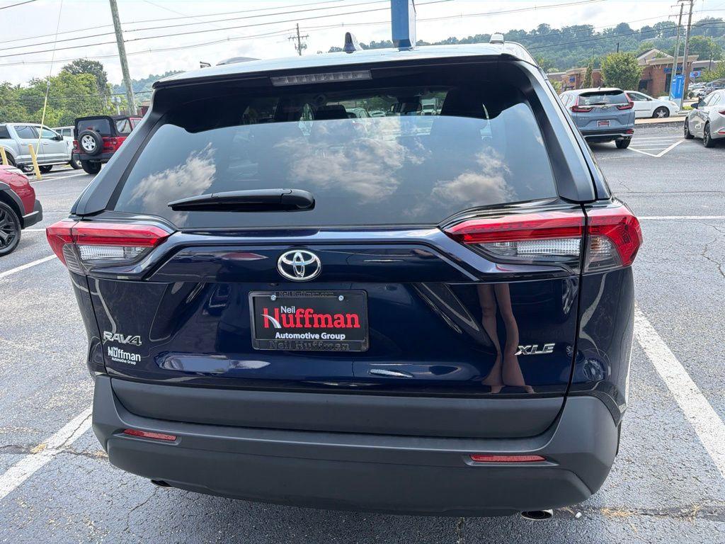 2025 Toyota RAV4 XLE 照片 6