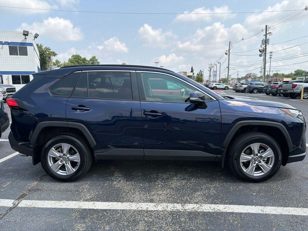 2025 Toyota RAV4 XLE 照片 8