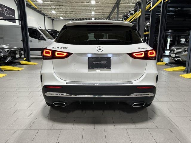 MERCEDES-BENZ GLA - 4