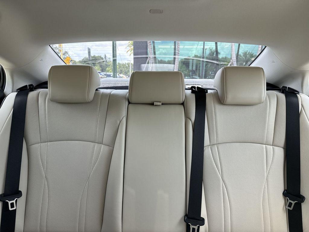 2024 Lexus ES 300H ULTRA LUXURY — миниатюра 18