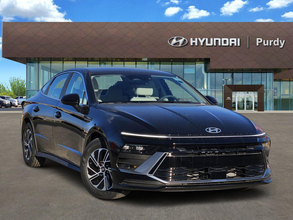 New 2026 Hyundai SONATA Hybrid Base
