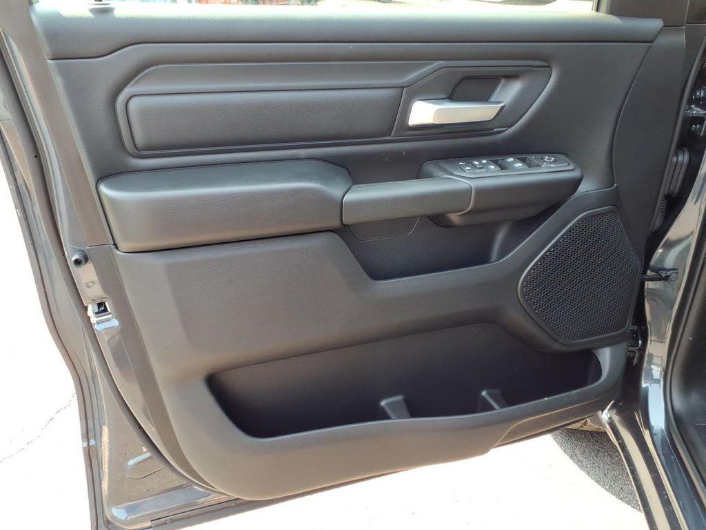 صورة 9 لـ 2026 RAM 1500 EXPRESS