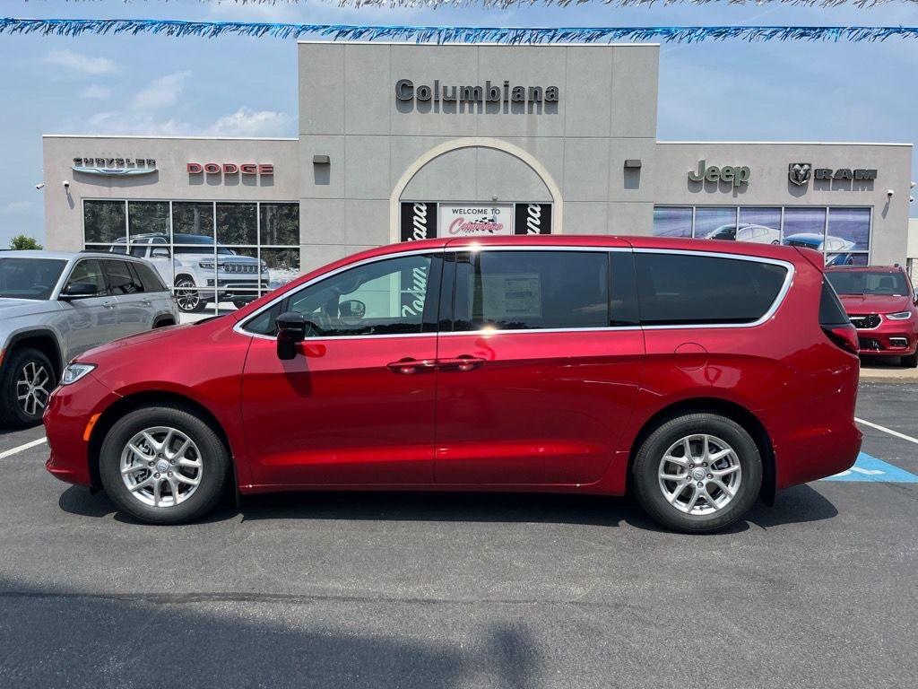 New 2025 Chrysler Pacifica Select
