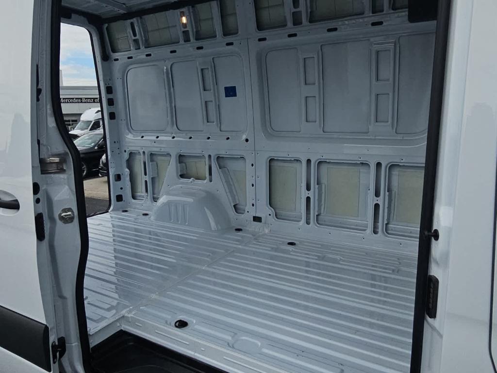 صورة 8 لـ 2026 Mercedes-BENZ SPRINTER 2500