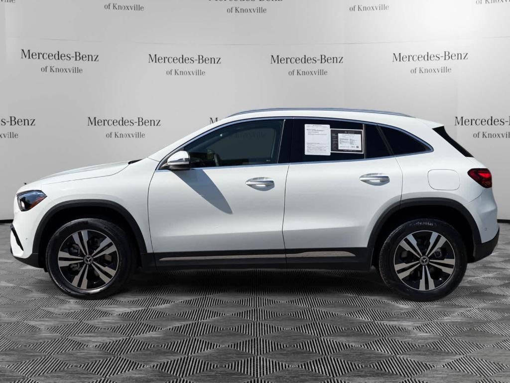 MERCEDES-BENZ GLA - 2