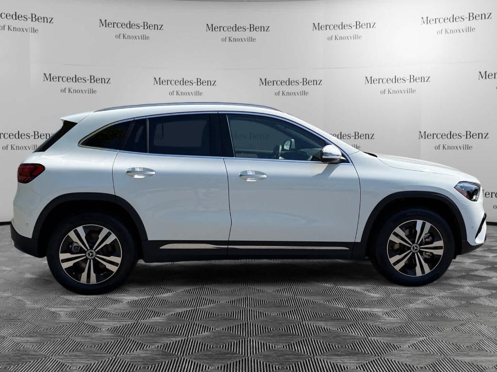 MERCEDES-BENZ GLA - 5