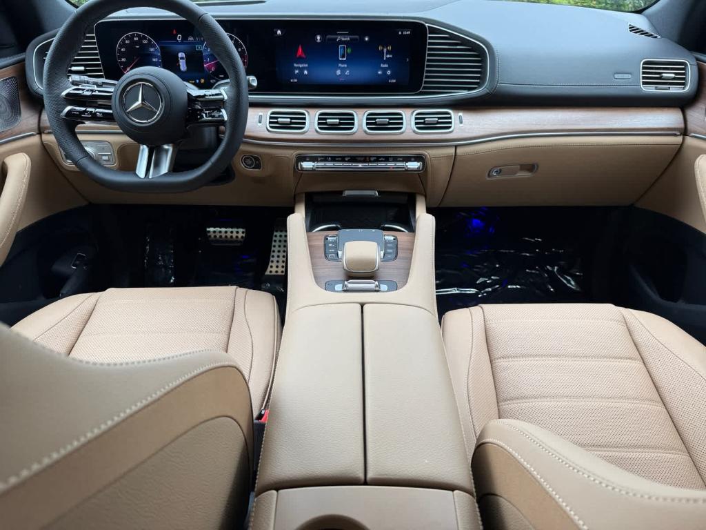 2026 Mercedes-BENZ GLS — миниатюра 13