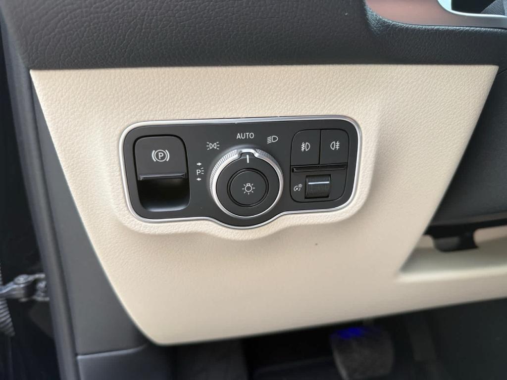 2026 Mercedes-BENZ GLB 缩略图 25