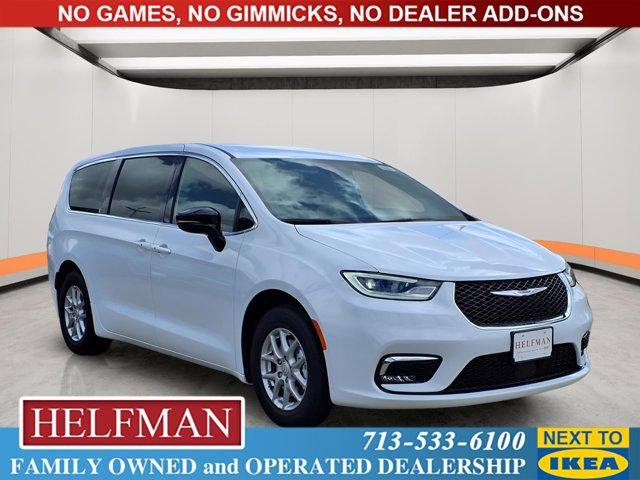 New 2026 Chrysler Pacifica Select