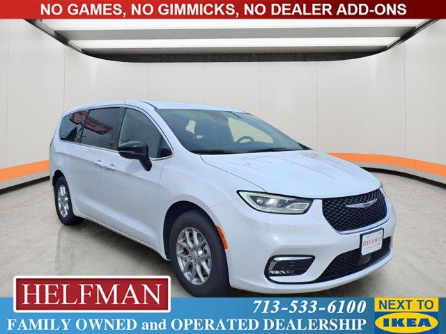 New 2026 Chrysler Pacifica Select