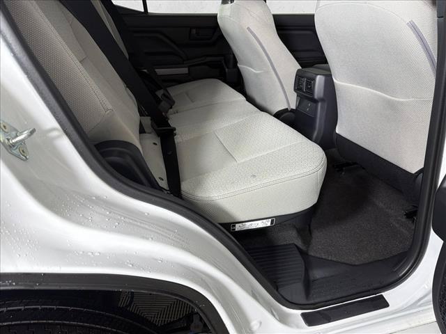صورة مصغرة 15 لـ 2025 Toyota 4RUNNER SR5
