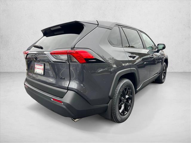 2025 Toyota RAV4 LE — фото 3