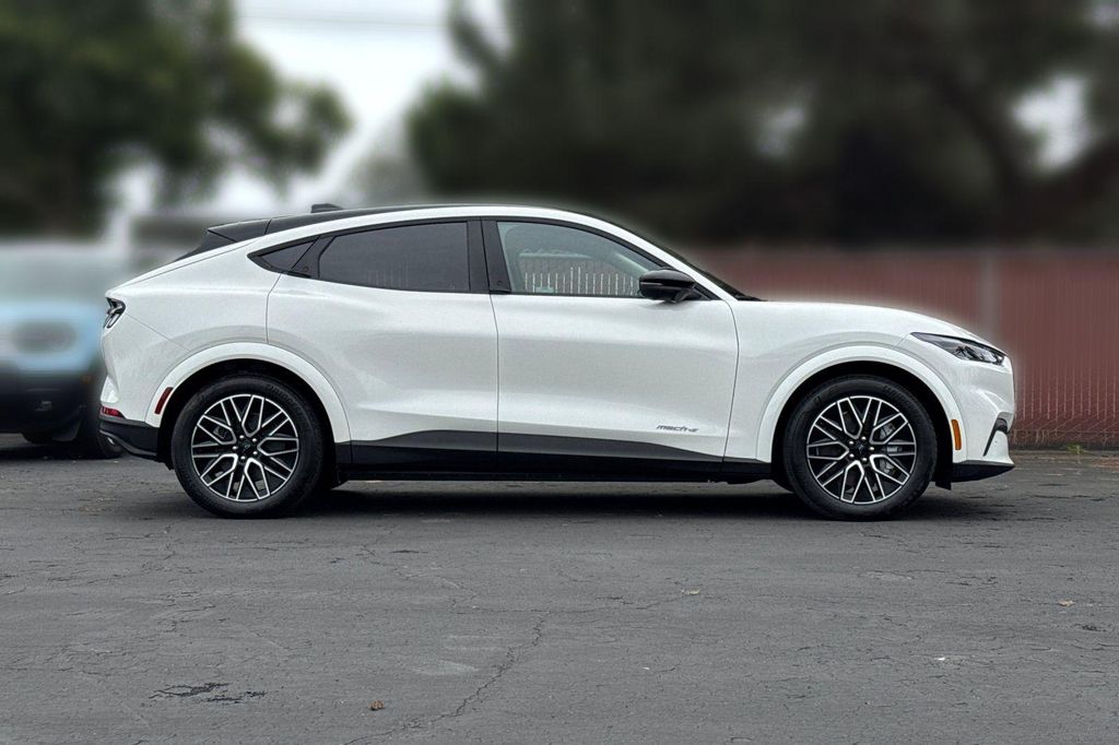 2026 FORD MUSTANG MACH-E PREMIUM — фото 2
