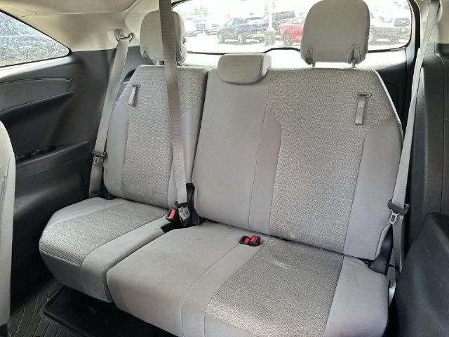 صورة مصغرة 27 لـ 2025 Toyota SIENNA LE