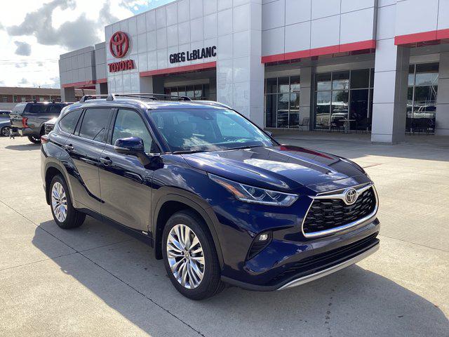 New 2026 Toyota Highlander Hybrid Platinum