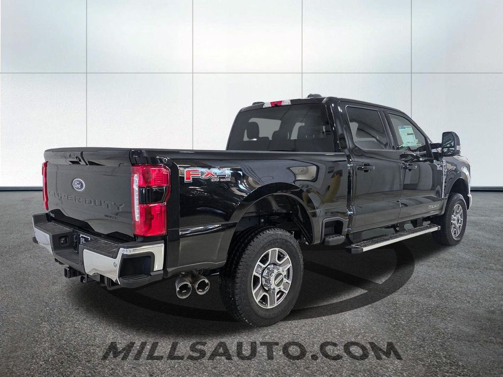 صورة 8 لـ 2025 FORD F-350 LARIAT