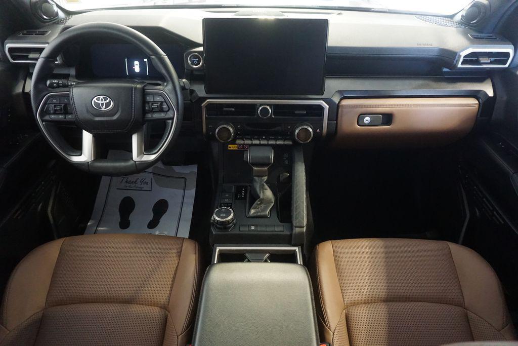 صورة مصغرة 30 لـ 2025 Toyota 4RUNNER LIMITED