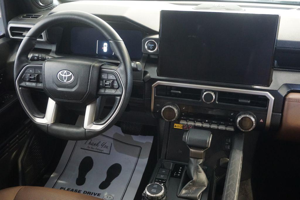 صورة مصغرة 32 لـ 2025 Toyota 4RUNNER LIMITED