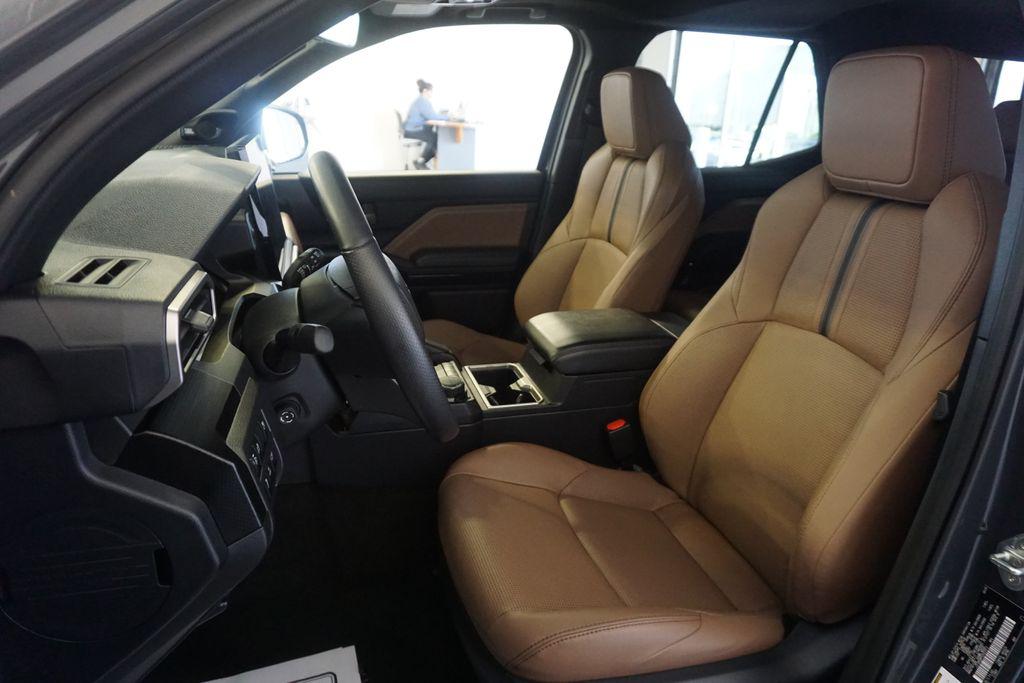 صورة مصغرة 21 لـ 2025 Toyota 4RUNNER LIMITED