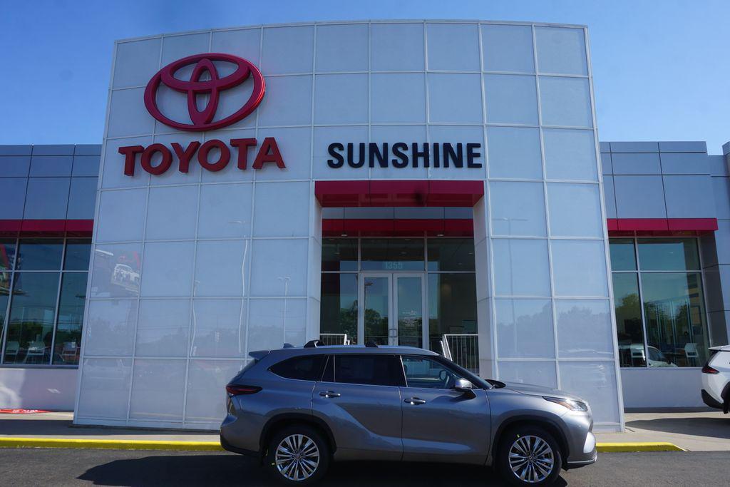 New 2026 Toyota Highlander Platinum