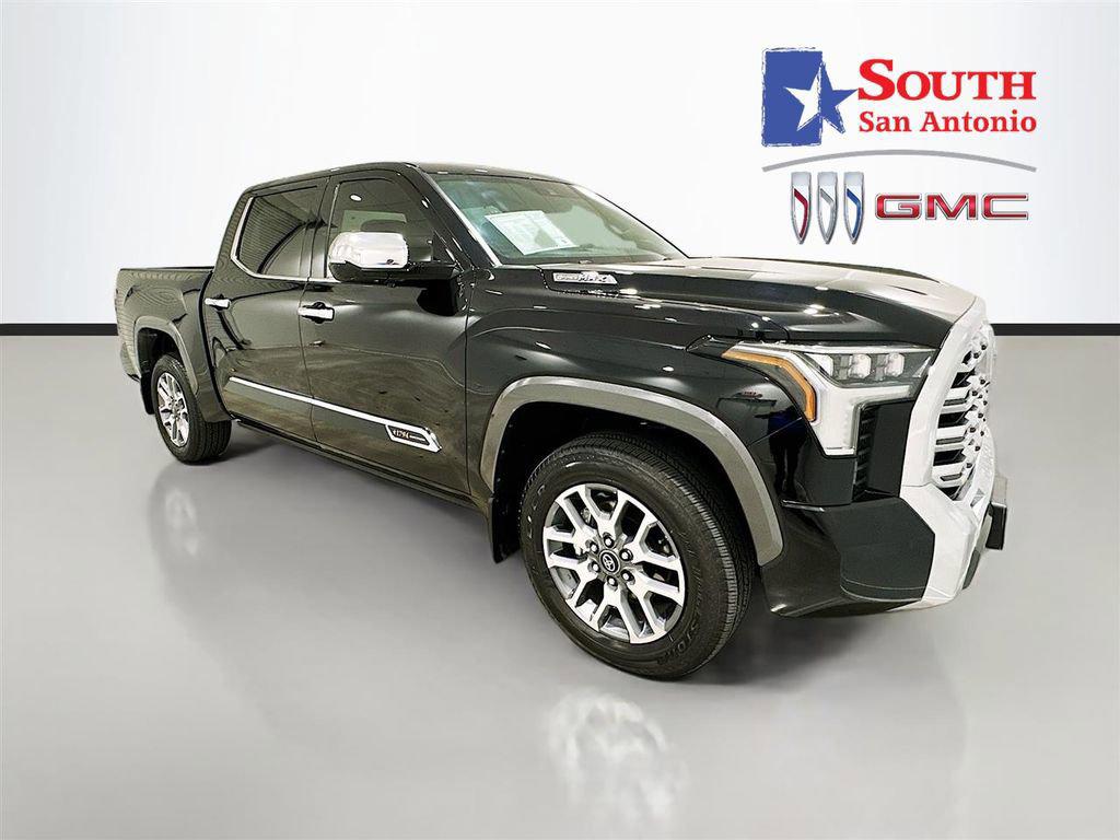 TOYOTA TUNDRA - 1