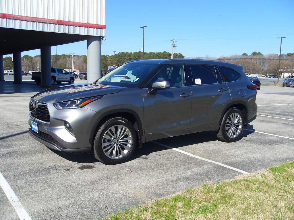 New 2026 Toyota Highlander Hybrid Platinum