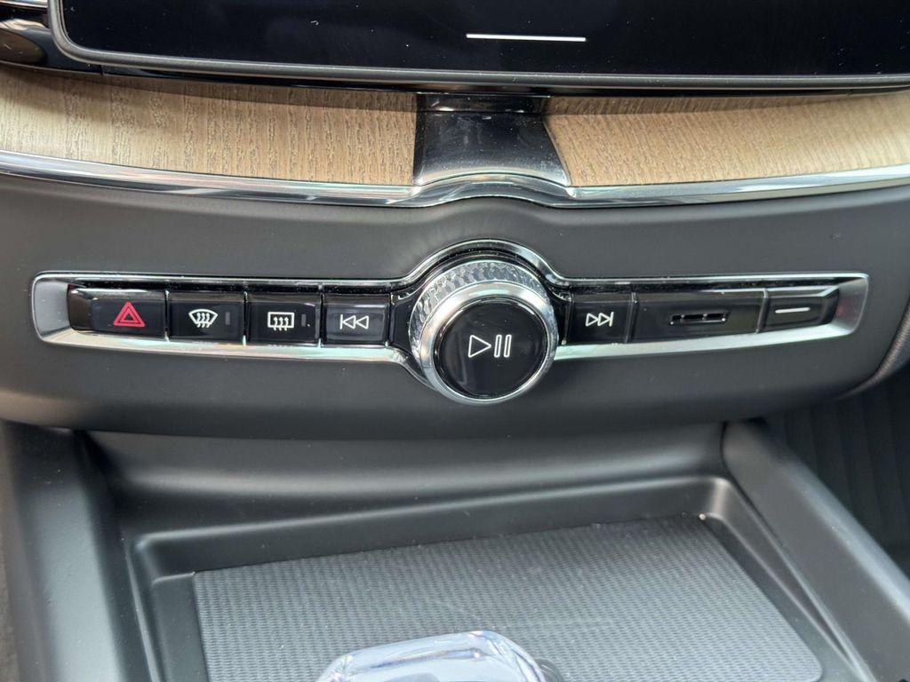 صورة مصغرة 26 لـ 2026 Volvo XC60 B5 PLUS