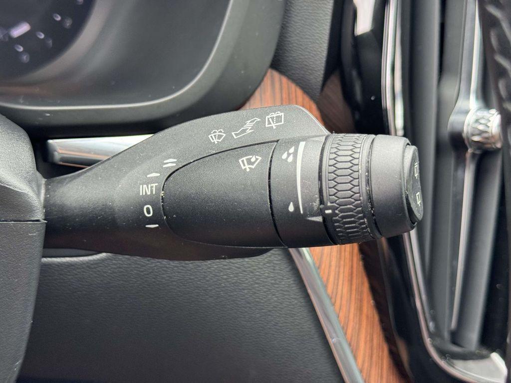 2024 Volvo XC60 B5 PLUS DARK THEME — миниатюра 20