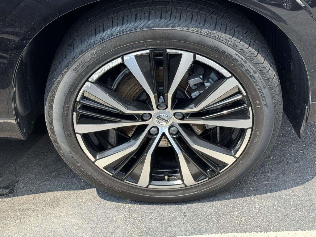 2023 Volvo XC60 B5 ULTIMATE DARK THEME — фото 5