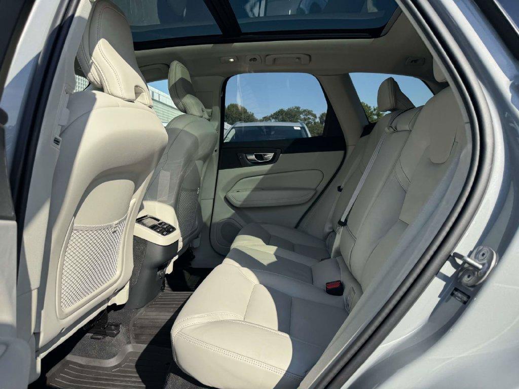2025 Volvo XC60 B5 ULTRA — фото 9