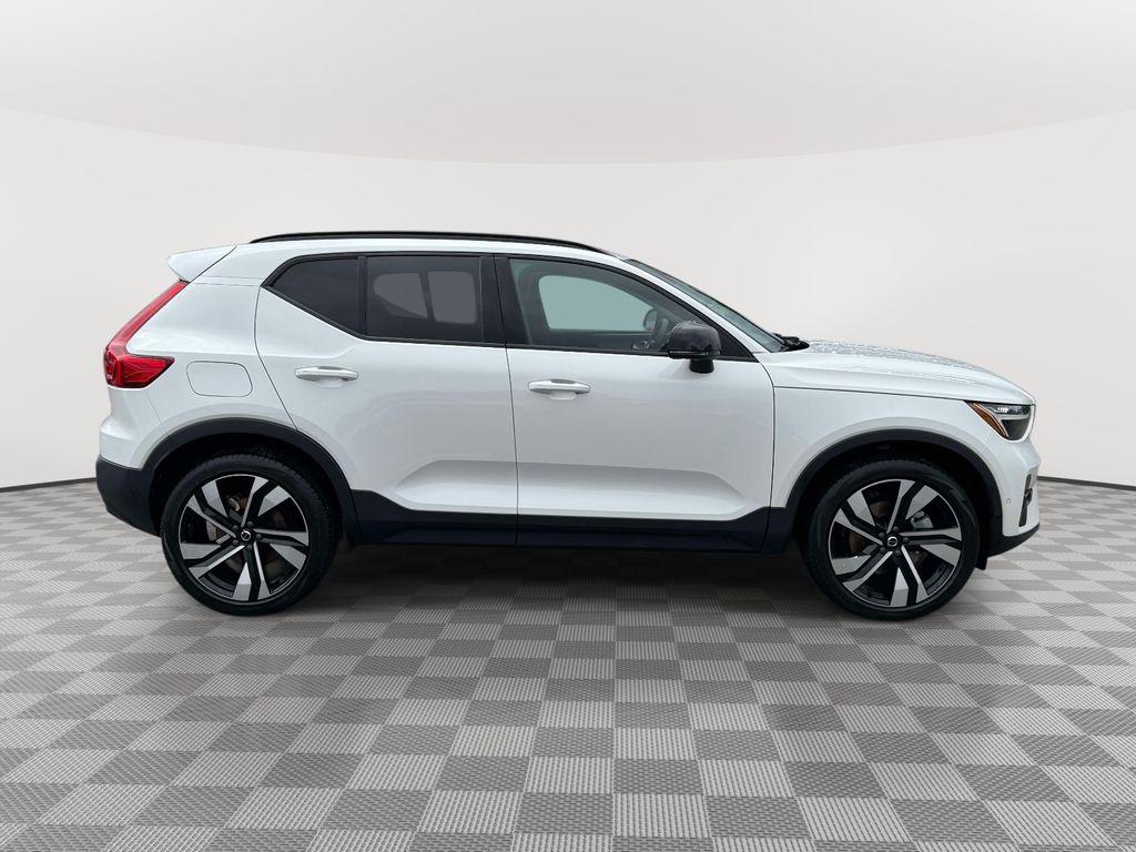 2024 Volvo XC40 B5 PLUS DARK THEME 照片 3