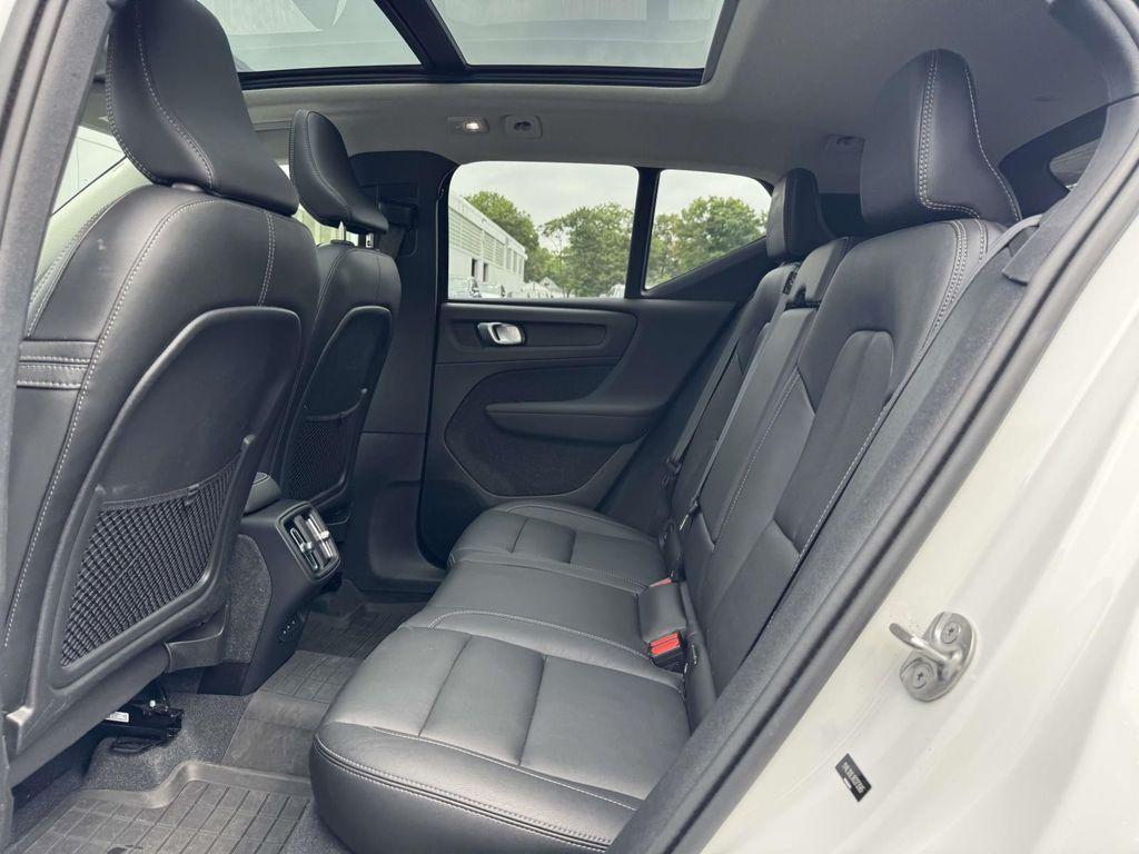 2024 Volvo XC40 B5 PLUS DARK THEME 照片 9
