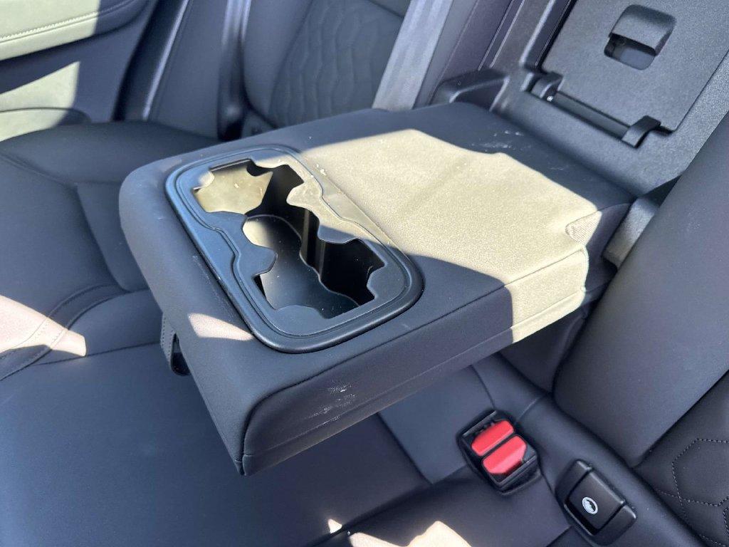 صورة 10 لـ 2026 Volvo XC60 B5 PLUS