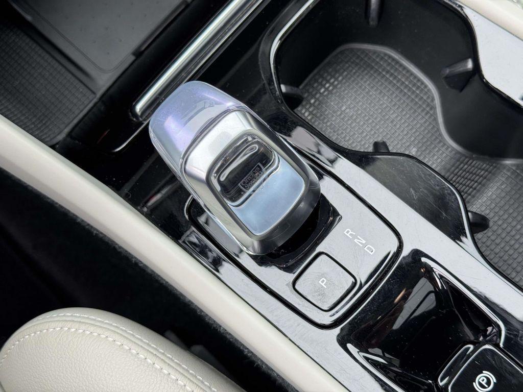 صورة مصغرة 31 لـ 2023 Volvo XC40 B5 PLUS BRIGHT THEME