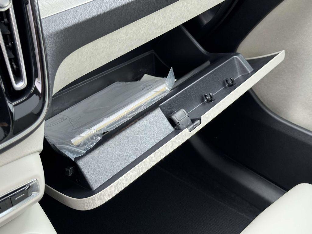 صورة مصغرة 34 لـ 2023 Volvo XC40 B5 PLUS BRIGHT THEME